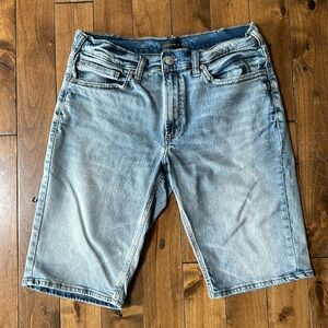 Men’s Jean shorts sz 34